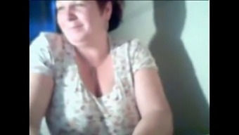 Experienced Granny Flaunts Her Breasts On Webcam