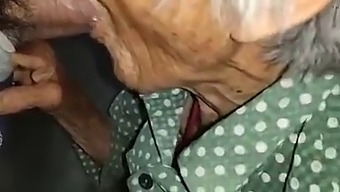 Intímne Stretnutie Staršej Číňanky