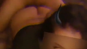 나는 친구가 뒤에서 나를 데려가는 동안 녹화되는 것을 즐긴다
