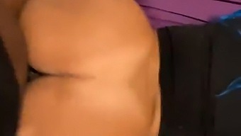 슬라이 디글러의 젖은 음부가 큰 검은 자지를 간절히 원합니다