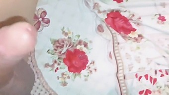 Ejaculare În Interiorul Unei Pizde Cu Poziție În Picioare În Stil Câine