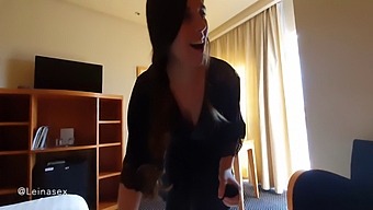 Moje Nevlastní Matka Si Hraje Sama Se Sebou A Přitom Mě Sleduje