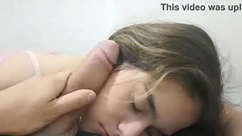 Ich Gebe Meiner Stiefschwester Einen Tiefen Blowjob, Bevor Ich Harten Sex Mit Ihr Habe